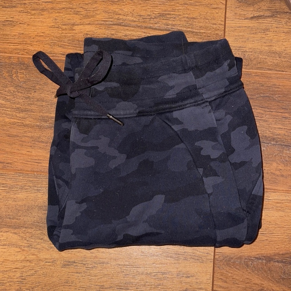 Lululemon Scuba Sweatpant Joggers 7/8